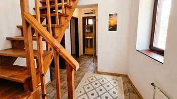 Penthouse Duplex Large 2 Bedroom MP1
