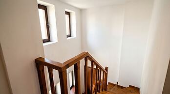 Penthouse Duplex Large 2 Bedroom MP1