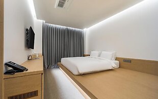 BLUEFROG HOTEL
