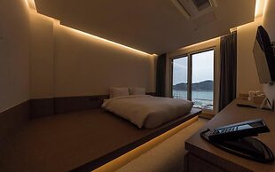 BLUEFROG HOTEL