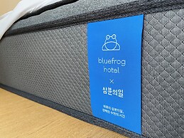 BLUEFROG HOTEL