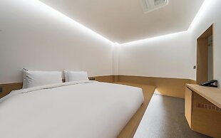 BLUEFROG HOTEL