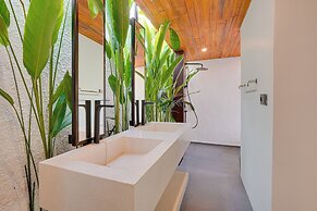 LaLuxe Villa and Residence