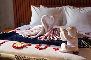 LaLuxe Villa and Residence