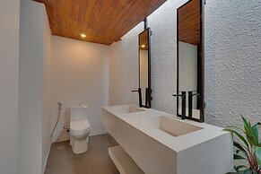 LaLuxe Villa and Residence