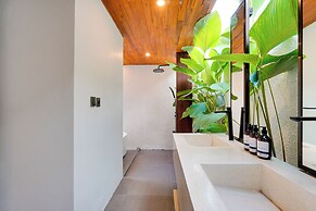 LaLuxe Villa and Residence