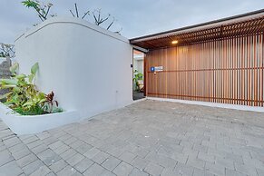 LaLuxe Villa and Residence