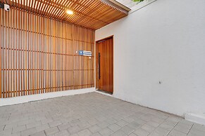 LaLuxe Villa and Residence