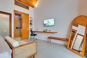LaLuxe Villa and Residence