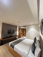 Hotel Tulips Grand