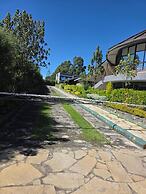 Olempiaus Gardens Hotel