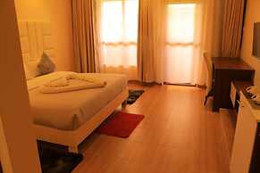 Olempiaus Gardens Hotel