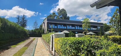 Olempiaus Gardens Hotel