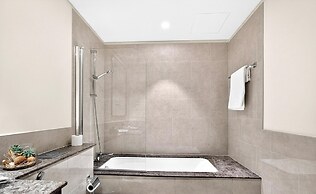 Modern 1BR Forte Near Burj & Mall