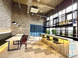 Millerz Square by Mana Mana