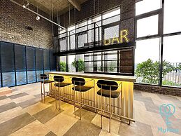 Millerz Square by Mana Mana