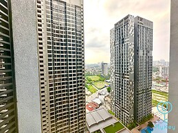 Millerz Square by Mana Mana