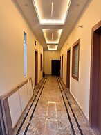 Hotel R.K. Palace near Banke Bihari Temple