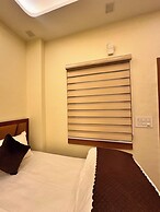 Hotel R.K. Palace near Banke Bihari Temple