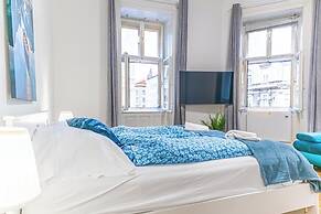 3 Apartments For 16 Near Lugner