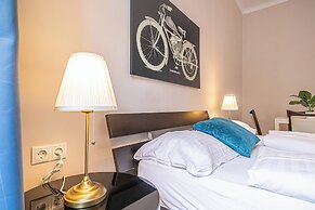 3 Apartments For 16 Near Lugner