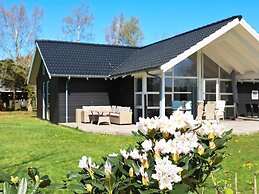 5 Star Holiday Home in Hals