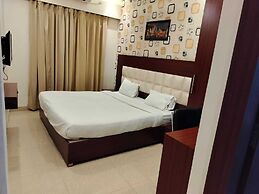 Hotel Golden Crown