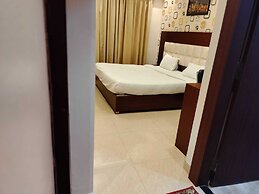 Hotel Golden Crown