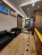 Hotel Golden Crown