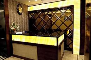 Hotel Golden Crown
