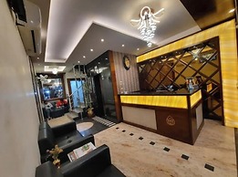Hotel Golden Crown