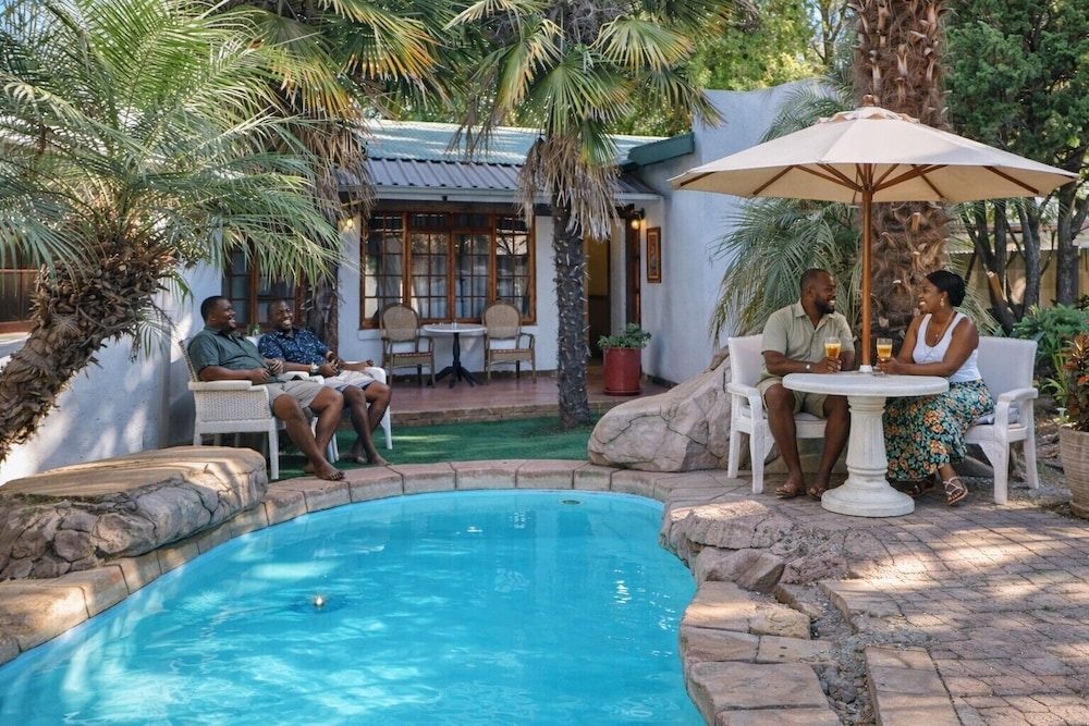THE LINK GUEST LODGE