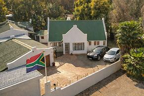 THE LINK GUEST LODGE