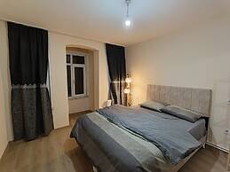 Do Not Disturb Apart Suites