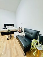Stylish Contemporary Stay Stadthalle