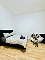 Stylish Contemporary Stay Stadthalle