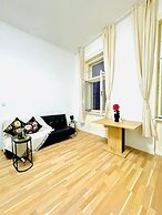 Stylish Contemporary Stay Stadthalle