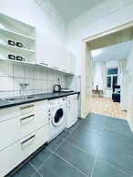 Stylish Contemporary Stay Stadthalle