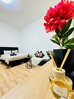 Stylish Contemporary Stay Stadthalle