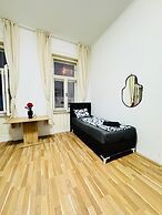 Stylish Contemporary Stay Stadthalle