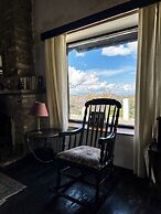Avenida Snowcap Retreat