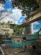 Avenida Snowcap Retreat