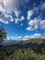 Avenida Snowcap Retreat