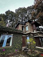 Avenida Snowcap Retreat