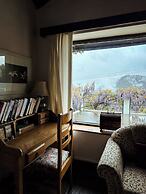 Avenida Snowcap Retreat