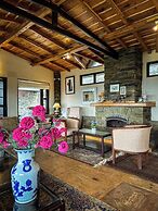 Avenida Snowcap Retreat
