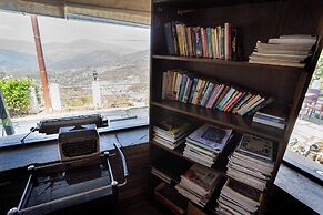 Avenida Snowcap Retreat