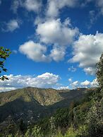 Avenida Snowcap Retreat