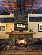 Avenida Snowcap Retreat