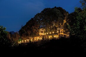 Avenida Snowcap Retreat